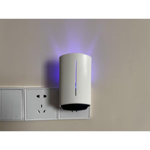 Enchufe de pared desechable para polillas, insectos voladores, termitas, trampas de pegamento libre de plagas con almohadillas pegajosas 8.5*6*14.5CM 79.8g