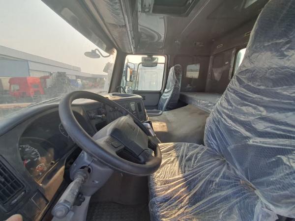 HOWO A7 Used Tractor Truck LHD 6X4 Euro 2 371 HP With Power Assisted Hydraulic Steering White