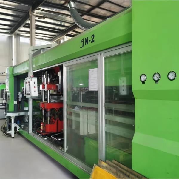 Machine de thermoformage en plastique à trois stations automatique pour boîtes/plaques/récipients Poids total 8 T