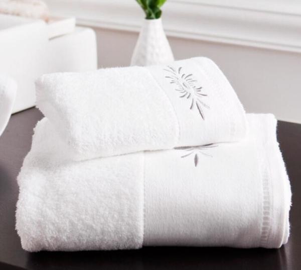 100% cotton white satin jacquard hotel towel sets with logo for promotion