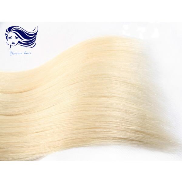 Яркие покрашенные выдвижения человеческих волос