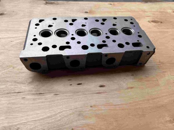 16027-03040  Kubota Engine Cylinder Head Model D1005 Made Of Cast Iron