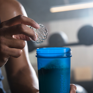 PP Food Grade Lid BPA Free Protein Shake Bottle Contemporary Design Style for Workout