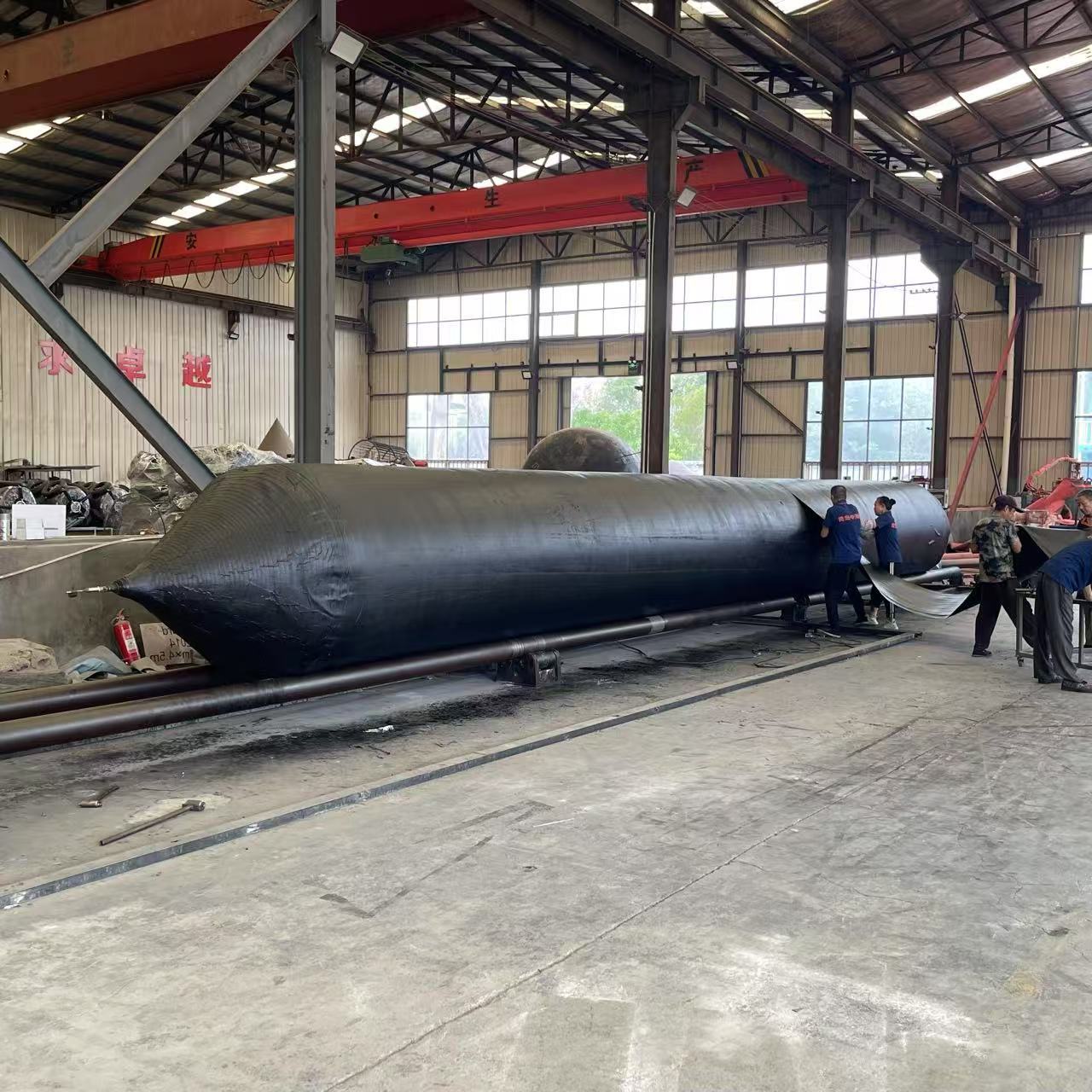 Heavy Duty Durable Black Rubber Marine Airbags for Ship Launching and Offshore Cargo Handling CCS Certified