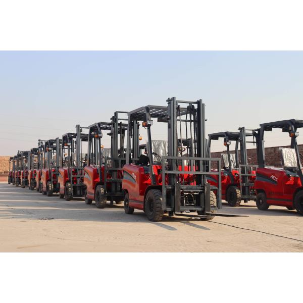Triplex Mast 2 Ton Electric Forklift With Built In Charger And 400Ah Battery Capacity