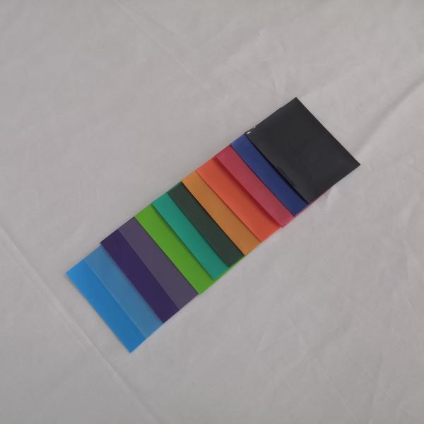 Специализированные торговые игровые карточные рукава Прозрачные жесткие пластиковые карточные рукава Защитник