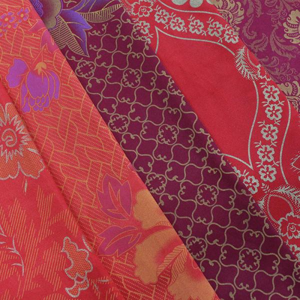 Фабрика сразу поставляет 100% полиэстер для того чтобы сновать связанную напечатанную ткань тюфяка, ткань золота напечатанную порошком