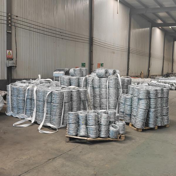 High Tensile Strength Galvanized 100m Barbed Wire Fencing  Preserve Prison