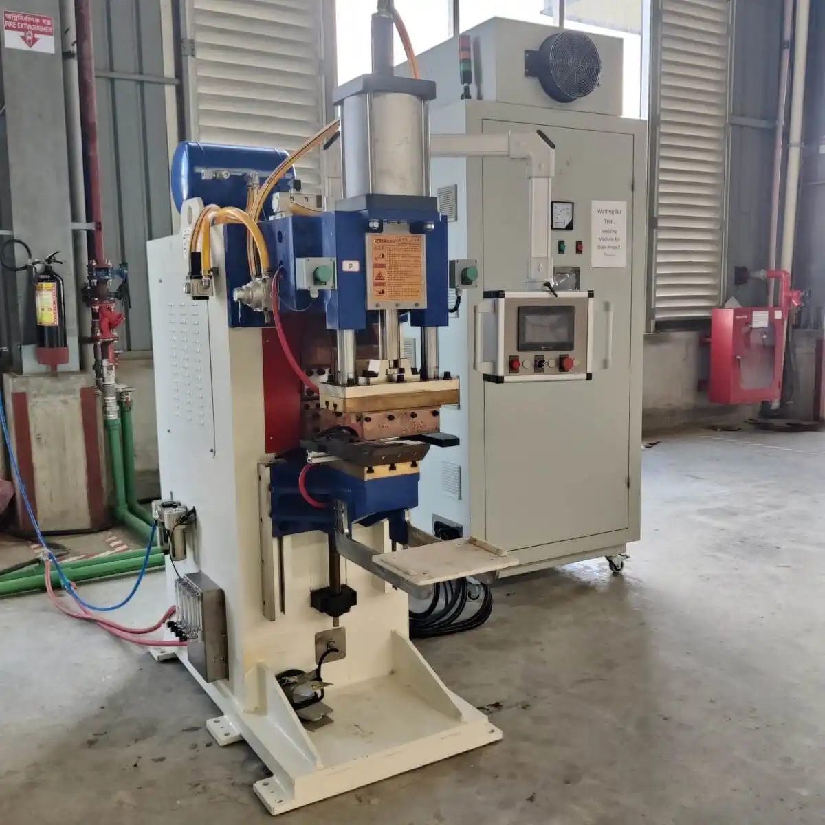 Máquina de soldadura automática de punto con estante de horno de acero inoxidable