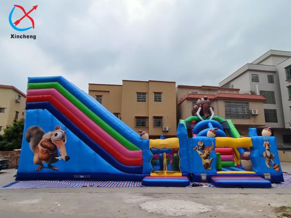 Chambre gonflable pour les enfants, cours d'obstacles de l'âge de glace, terrain de jeu de la ville gonflable