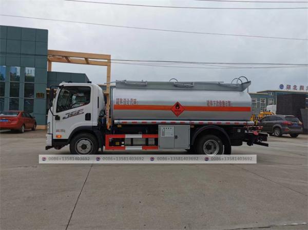 FAW Brand New Oil tank Truck 8-10CBM Fuel Tanker Truck With Pump
