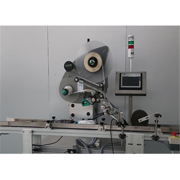 One Side Industrial Automatic Labeling Machine For Square Food Oil Bottles