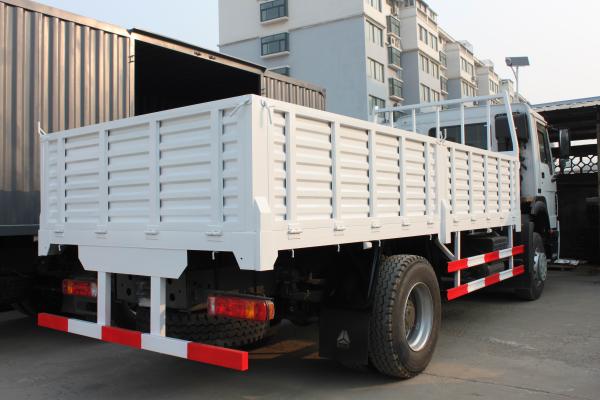 266 hp HOWO heavy cargo truck drive type 4x2 chassis ZZ1167M4617C