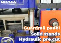 Machine de formage de rouleaux de garde routière en forme de W pour panneaux d'acier laminés à froid