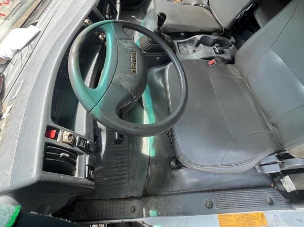 Camiões Usados Isuzu ELF Camião 600p 700P 4X2 Camião Leve Usado 175hp Motor Diesel Camião de Carga