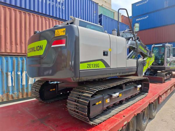 Zoomlion ZE135G Hydraulic Excavator Agricultural Water Conservancy Balanced Power Output