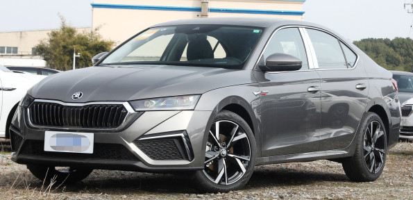 Хэтчбек газа места двери 5 компакта 5 варианта Skoda Octavia 2023 PRO TSI280 Shexiang