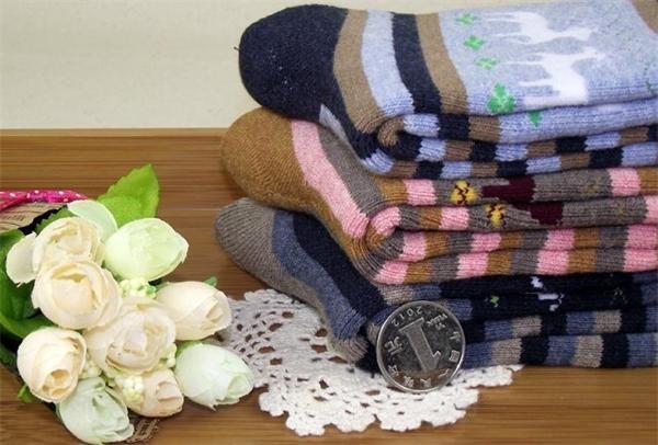 Christmas deer patterned design cosy cotton thick winter dress socks for women