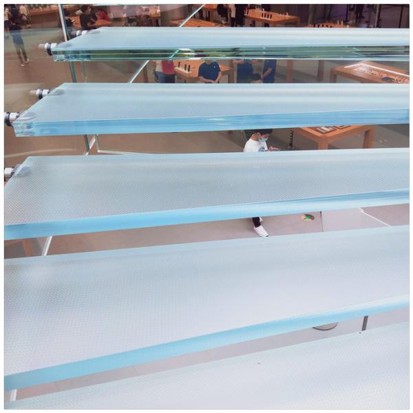 High Quality Anti slip Low Iron Toughened Laminated Glass Customized Size Non-slip Multi Layer Tempered Stairs Glass