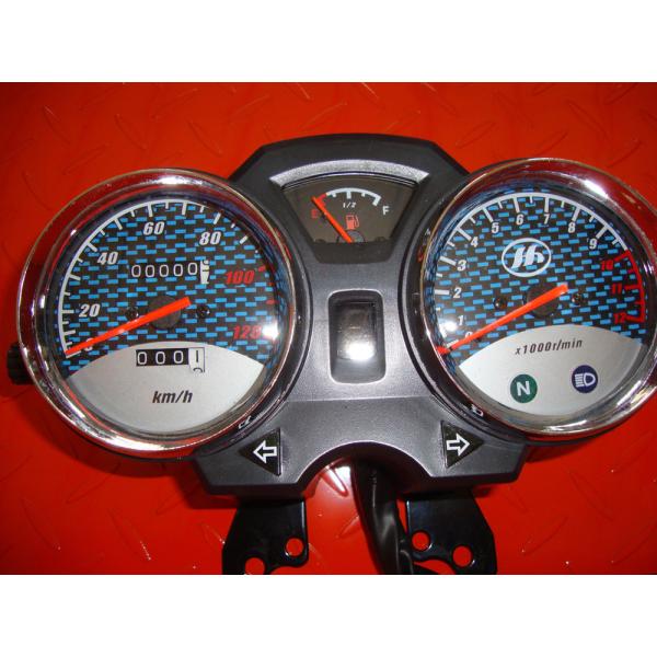 Motorized 3 Wheel Cargo Motorcycle With Tarpaulin 151 - 200cc Displacement