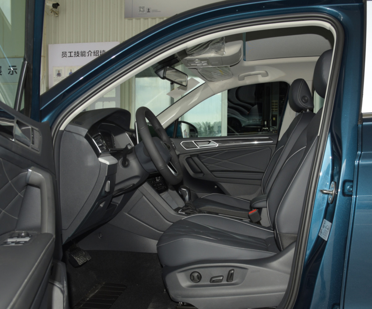 TIGUAN L 2022 330TSI Auto 2WD Smart Version Средний внедорожник Бензин 5 дверей 5 мест