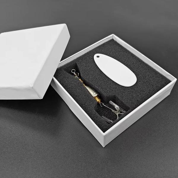 Boîte cadeau par sublimation Plaque en aluminium métallique vierge personnalisée Plomb Trois hameçons Hameçon de pêche pour la pêche en plein air