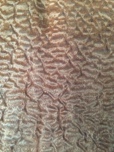 0.6mm Natural Sapeli Sapele Pommele Sliced Wood Veneer for Furniture Plywood Architectural Woodwork and Interior Decor