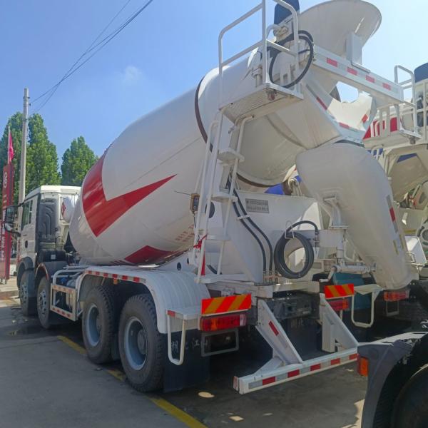 Industrial Mixer Truck Featuring Hydraulic Steering System and 8 Displacement for Mixing