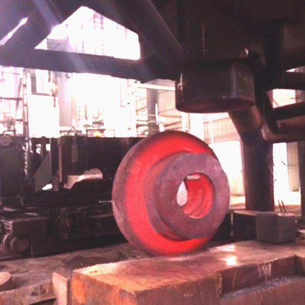 Свободная режа выкованная вковка рукава нержавеющей стали вала St52 горячая износоустойчивая