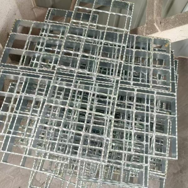 Industrial Steel Grating Durable and Versatile Steel Structure