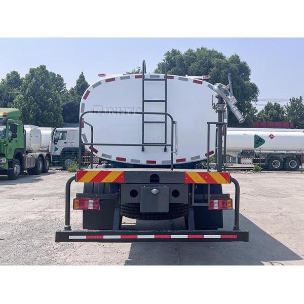 Camion-citerne à pulvérisateur Sinotruk HOWO 6X4