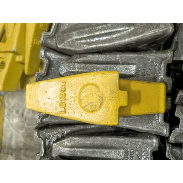 LD100 Excavator Parts Bucket Teeth Adaptor for SANY SY65 SY75 SY80 SY85 SY95 Bucket Tooth Adapter