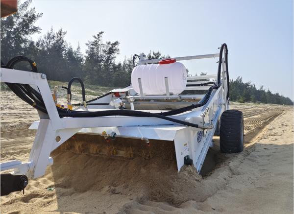HANDSOMER 1900 Tractor Towable Beach Cleaner | 1.9m Hydraulic Vibration Sand Sifting Machine