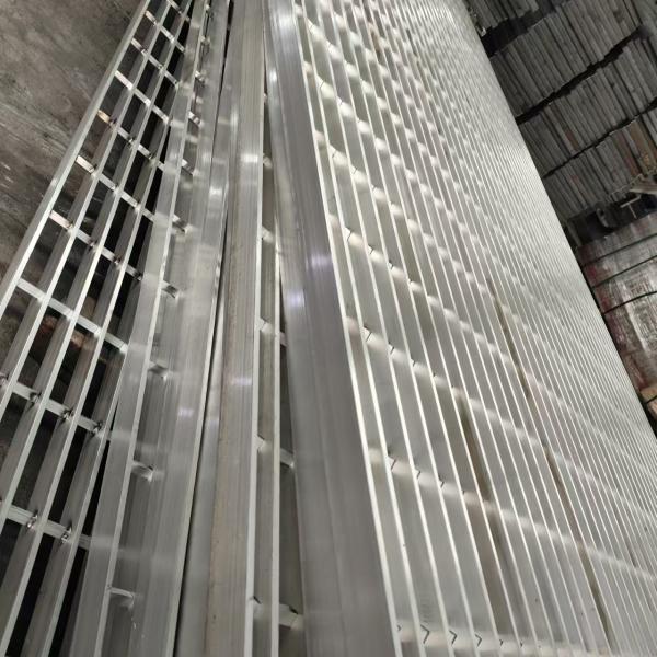 30mm Bearing Bar Anti Rust Gully Hot Galvanized Steel Grating With 3mm Cross Bars