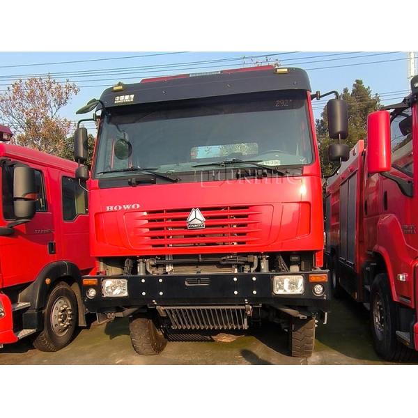 HOWO 4*4 Пожарный грузовик HOWO 5000L Водяная пенная цистерна Пожарный грузовик Мини пожарный грузовик