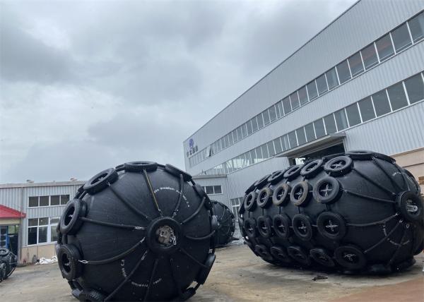 50Kpa 3.3*6.5M Fender de borracha pneumática do tipo Yokohama com pneu de cadeia