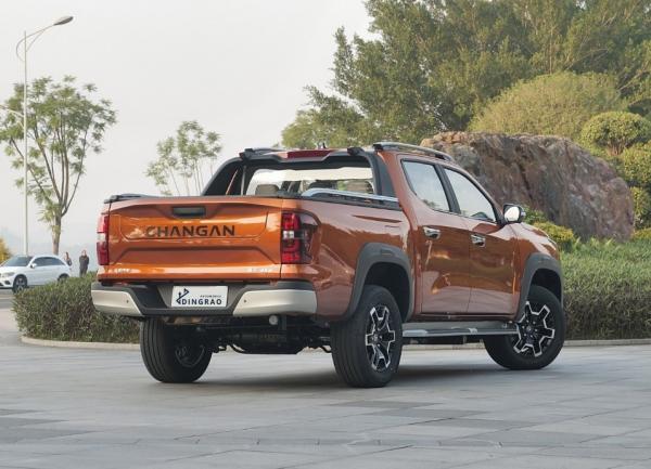 High Speed Hybrid Fuel Energy Pickup Truck EV Car Customized And Made In With 131Km Pure Electric Range