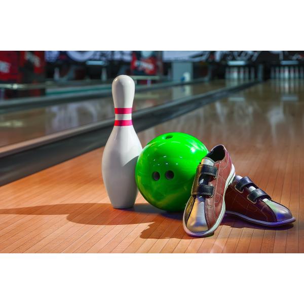 Direct Density Material Bowling Ball Exercise Muscle Function and Comfortable Grips