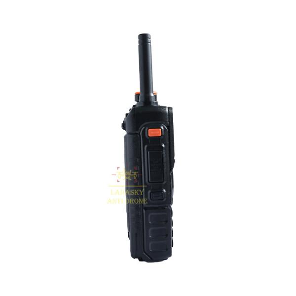 Dispositif de détection de drones portable Antenne à bande complète 300 MHz-6000 MHz Pour détecter les drones, la fréquence du système anti-drone s'étend