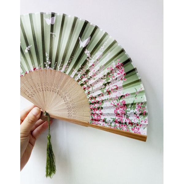 [I AM YOUR FANS] Sufficient Stock! Nice Silk Fabric Bamboo Ribs Fans butterfly Sakura Japanese Wedding Gift Floding Hand Fan