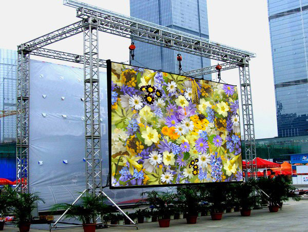 La pantalla LED de alquiler 4K 3840Hz de la etapa interior de P2.6mm oscila frecuencia de actualización libre