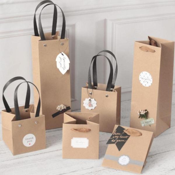 Bolsas de papel kraft con embalaje impreso personalizable para vasos aislados Cajas de joyería y regalos