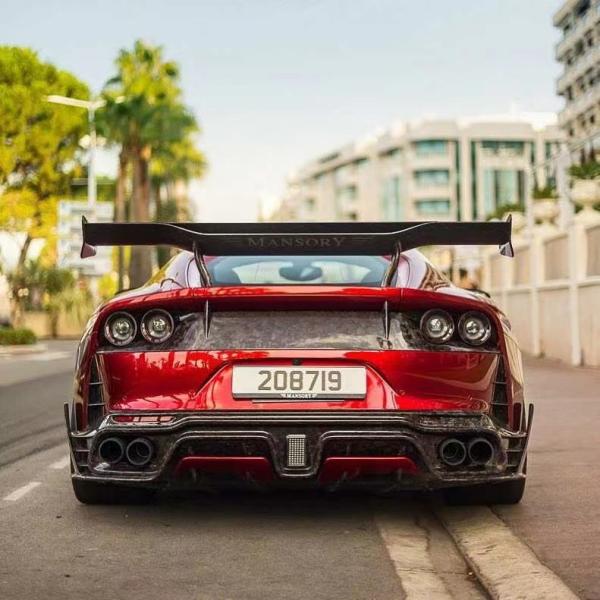 Para Ferrari 812 Fibra de carbono Kit de carrocería 812 Modernizado estilo MSY Fibra de carbono delantera y trasera del parachoques