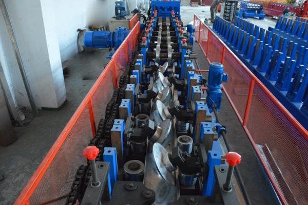 Color Galvanized Metal Building Steel CZ Purlin Roll Forming Machine C80- C300 Hydraulic Cutting