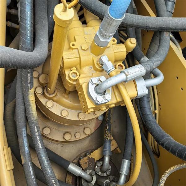 118KW Power Used Cat Excavator Cat 323D Excavator Fuel Efficient