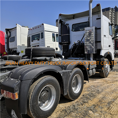 White Sinotruk A7 6x4 Prime Mover Truck Howo 6x4 Tractor Truck