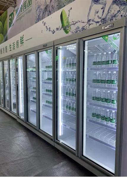 Ventilador de refrigeração Vitrine de bebidas do supermercado com portas de vidro Frigorífico remoto arrefecido a ar