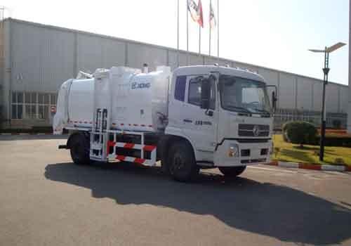 Sinotruck Howo 4 x 2 8L 8-12m3 Compacted Garbage truck Recycling Type