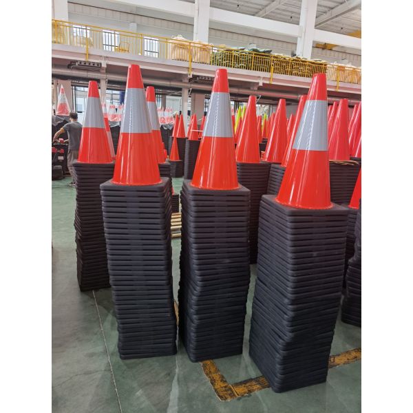 Australian Standard High Quality Red Orange PVC Cone Traffic Cone for Road Safety Warning