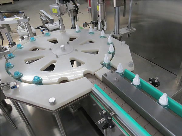 Машина Monoblock высокой точности жидкостная заполняя для брызг репеллента москита